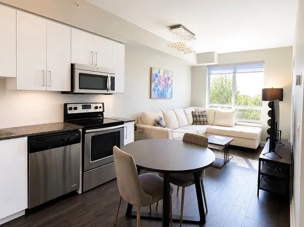95 N Park Rd #311, Vaughan, ON L4J 0J1