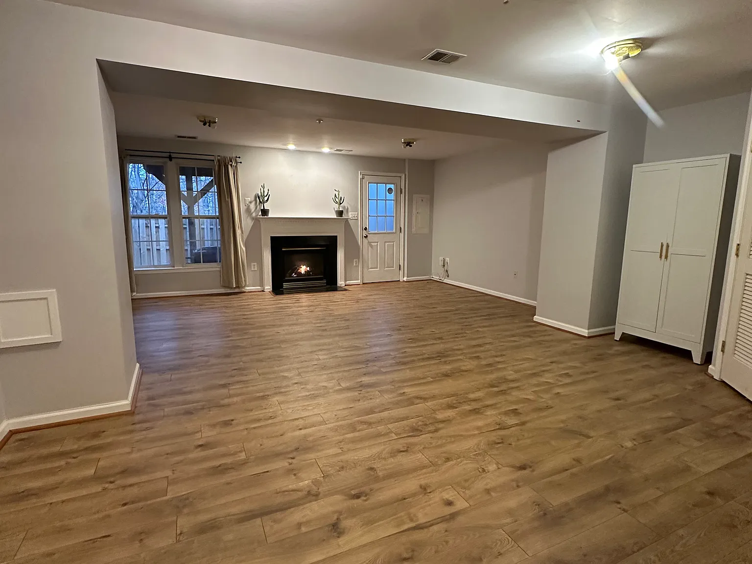 Studio, 800 sqft, $1,450 — Photo 2