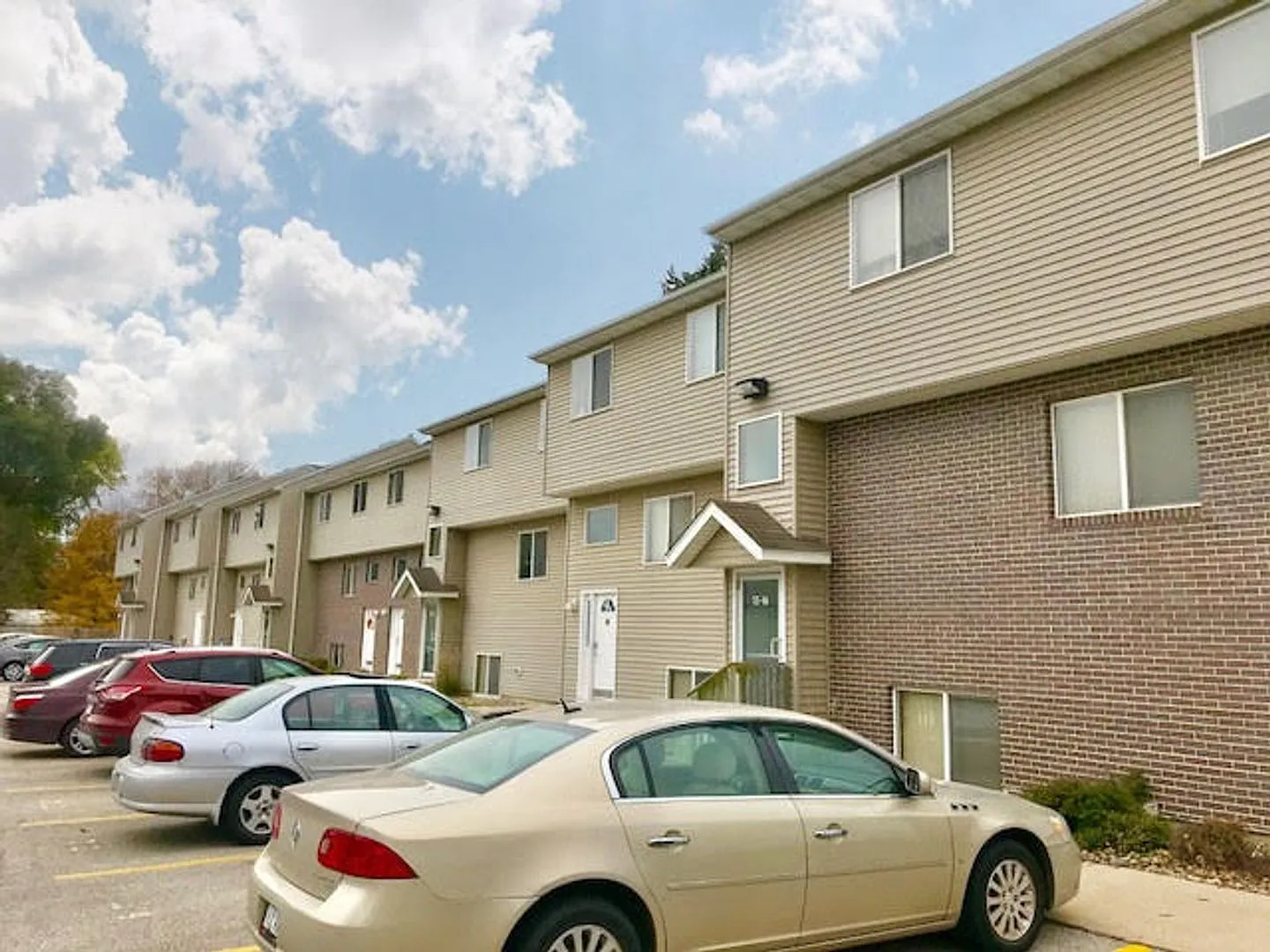 204 Jewel Drive — Photo 1