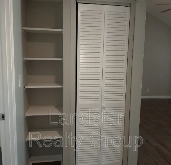 9403 Burgoo King Rd — Photo 9