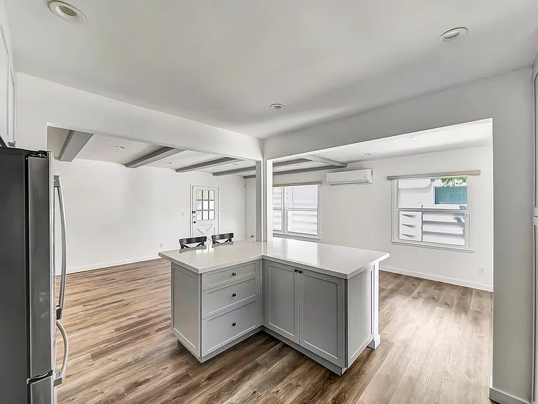5840 Coldwater Canyon Ave #2 — Photo 24