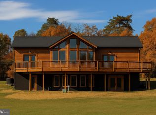 4 Lee Dr, Linden, VA 22642