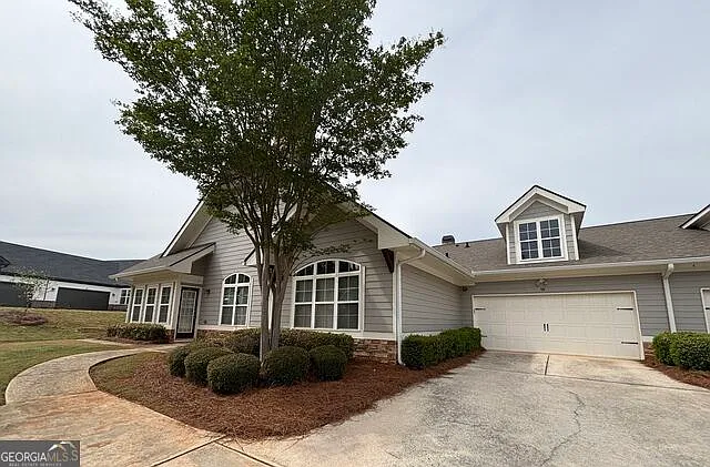 2 bed, 2.0 bath, 1641 sqft, $2,000 — Photo 2
