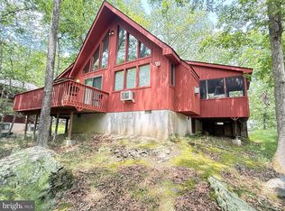 6414 Decker Rd, Bushkill, PA 18324