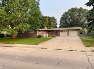1208 W Philip Ave, North Platte, NE 69101