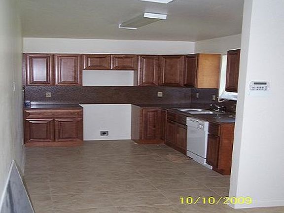 4th image of 2610 NW 20th St #2
