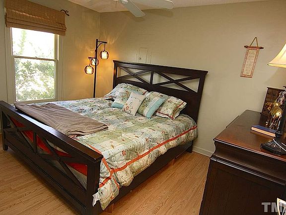 4th image of 303 Smiths Winding Ln