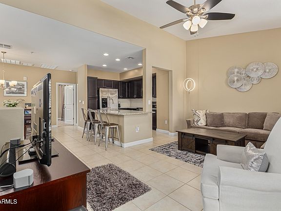 5th image of 240 W JUNIPER Avenue #1077