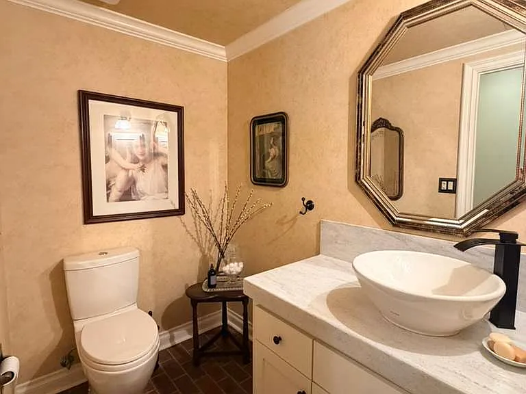 Entry Powder Room