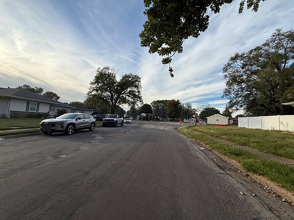 4th image of 3028 Wayne Ave