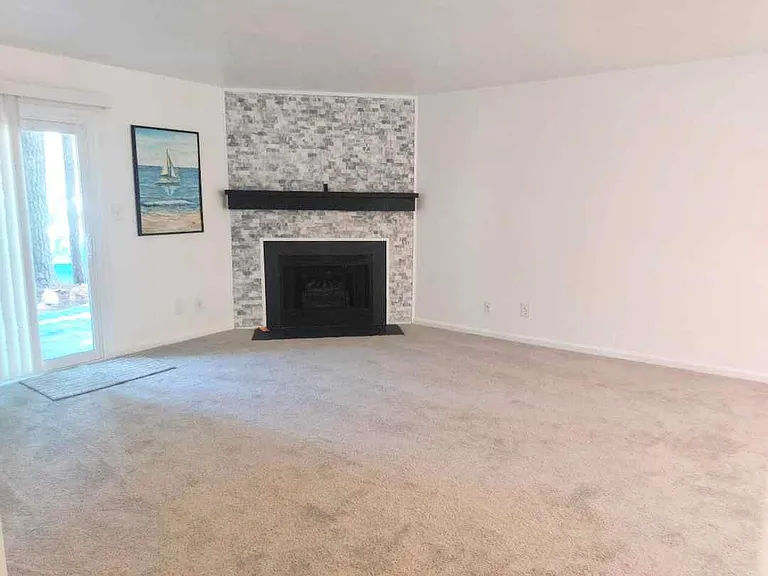 500 Barberton Dr — Photo 8