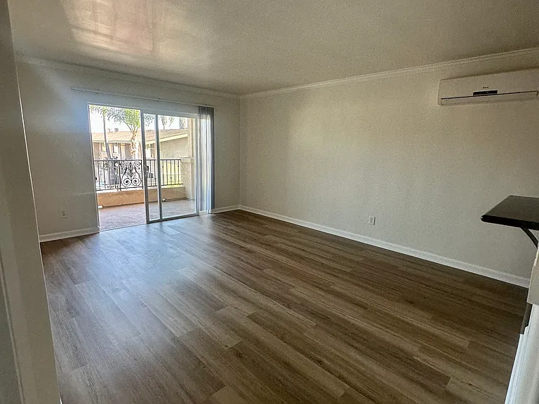 Loma Village — Photo 20