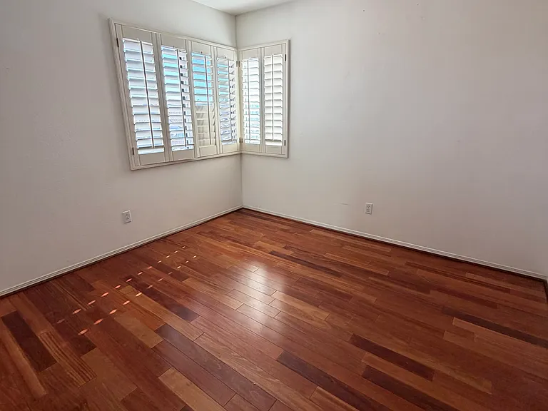 28620 Champions Dr — Photo 18