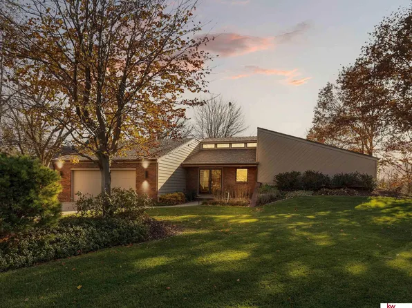 16587 Nina Cir, Omaha, NE 68130