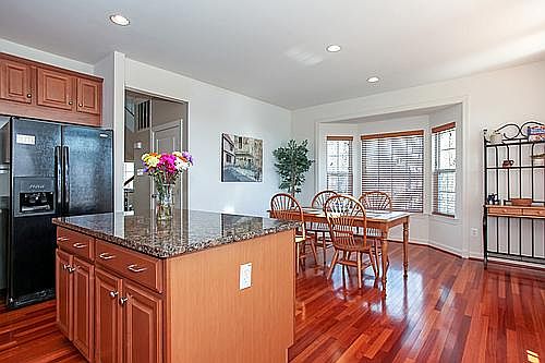 4th image of 1006 Armstrong Ln