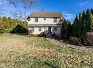 1017 Four Rod Rd, Berlin, CT 06037