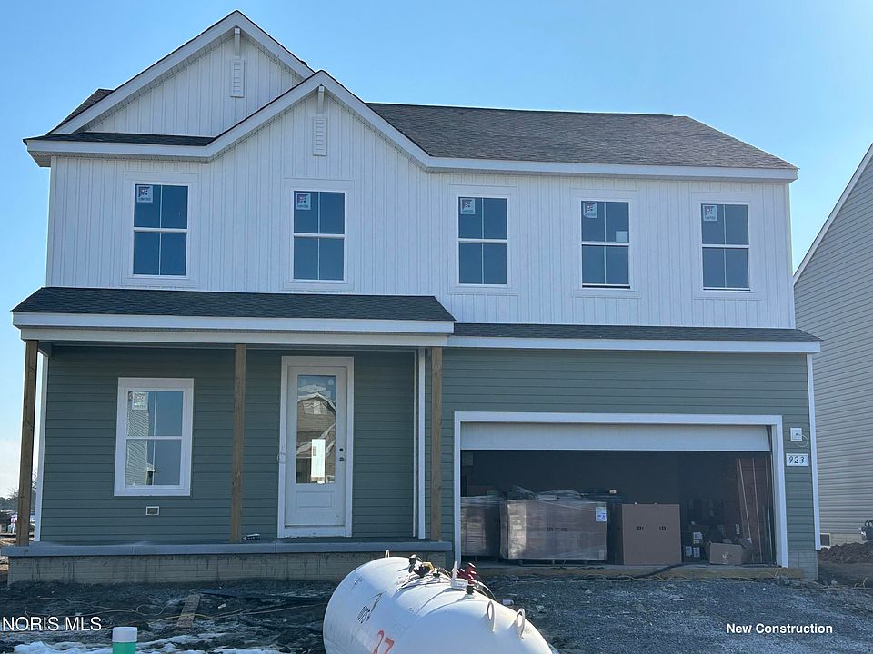 1st image of 923 Darter Dr