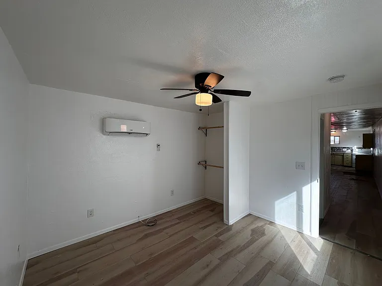 3600 E Thompson Ave — Photo 5