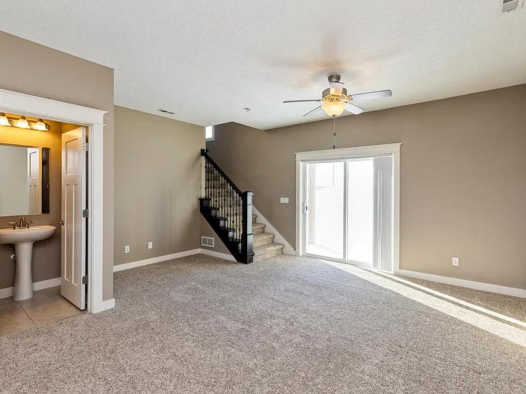 4404 NE Crestmoor Ln — Photo 7