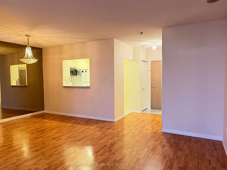 88 Corporate Dr #Penthouse 17 — Photo 12