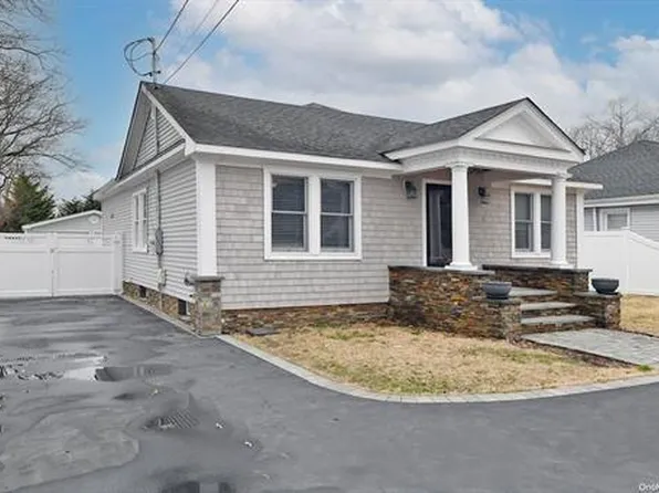 1046 Sullivan Street, Bay Shore, NY 11706