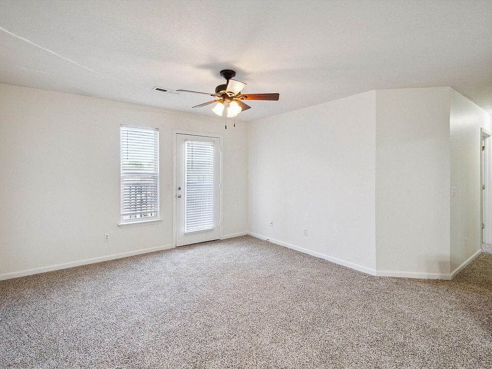 Two Bedroom C - 2 Bed / 2 Bath - 1,100 Sq.Ft.