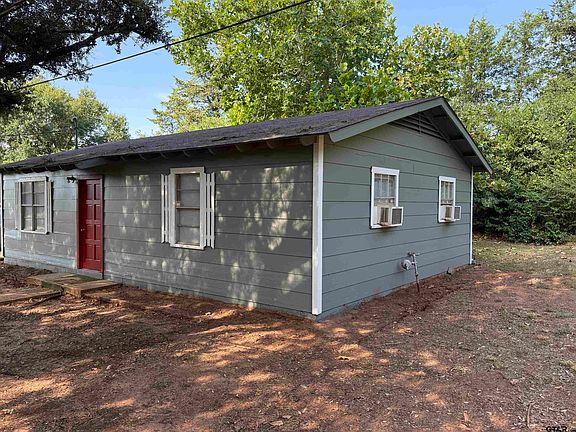 3rd image of 211 Garner Ln