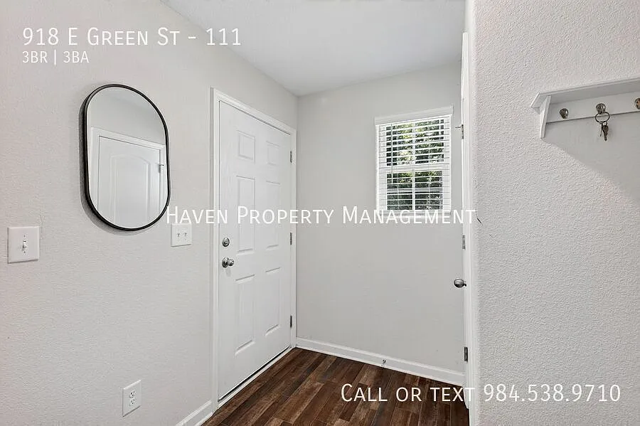 3BR Cul-de-Sac Townhome in Franklinton! — Photo 3
