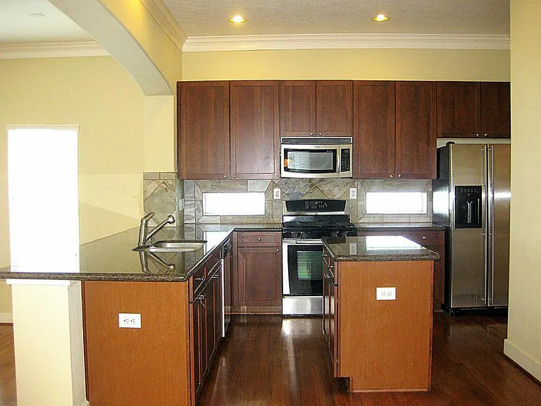 5734 Kansas St — Photo 13