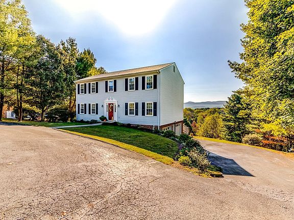 2nd image of 1831 Lugar Ln