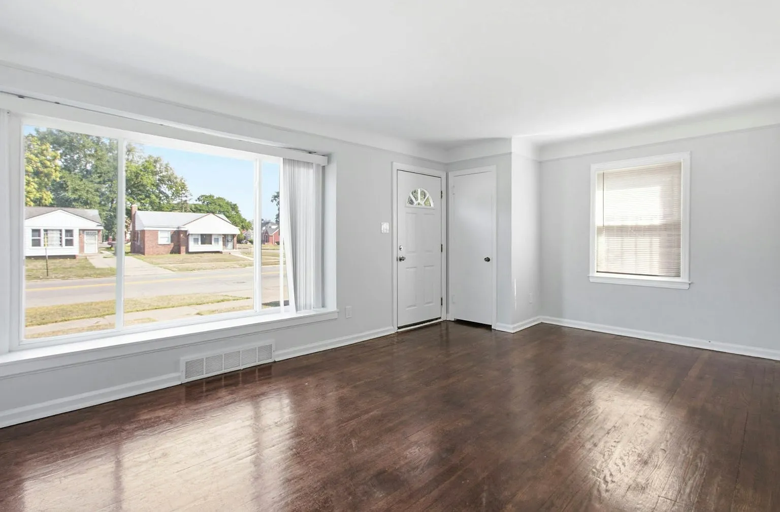 10517 Curtis Street — Photo 2