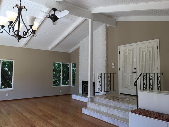 Entry and Fireplace Vaulted Ceilings