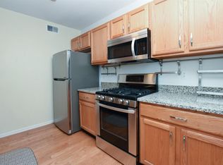 2790 S Knightsbridge Cir, Ann Arbor, MI 48105