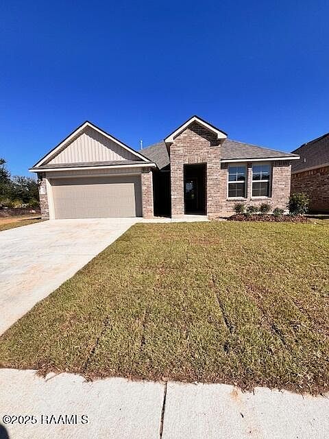 1st image of 103 Broussard Hill Dr