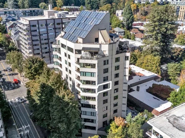 2245 SW Park Pl Unit 6D, Portland, OR 97205