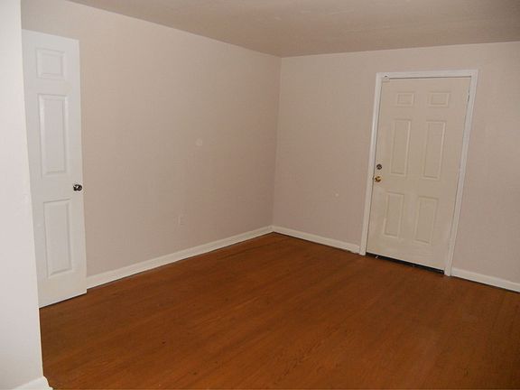 3rd image of 7900 Vineyard Dr #2