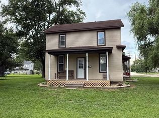 808 W Madison Ave, Altamont, IL 62411