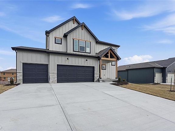 2nd image of 415 Woodview Dr