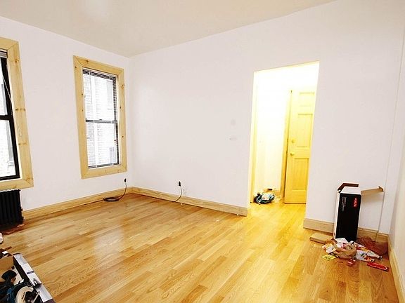 4th image of 2501 30th Ave