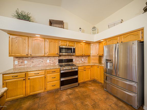 3rd image of 3050 E Atsina Dr