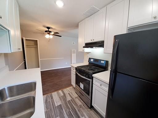 4th image of 11416 Miranda St APT 3
