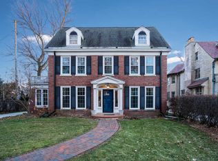 2619 E Wood Pl, Shorewood, WI 53211
