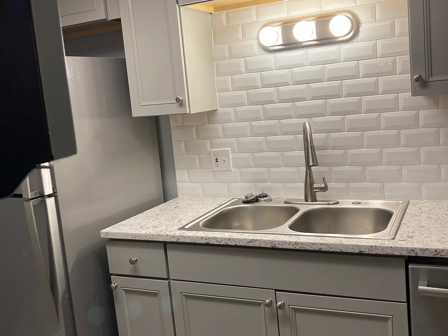 2 bed, 904 sqft, $1,750 — Photo 2