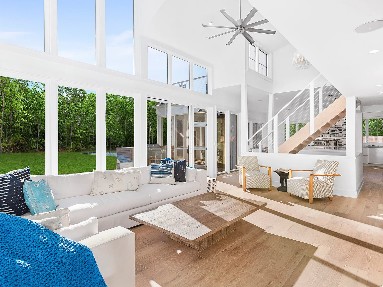 Stunning Modern Bridgehampton South Short Term Summer Rental — Photo 3