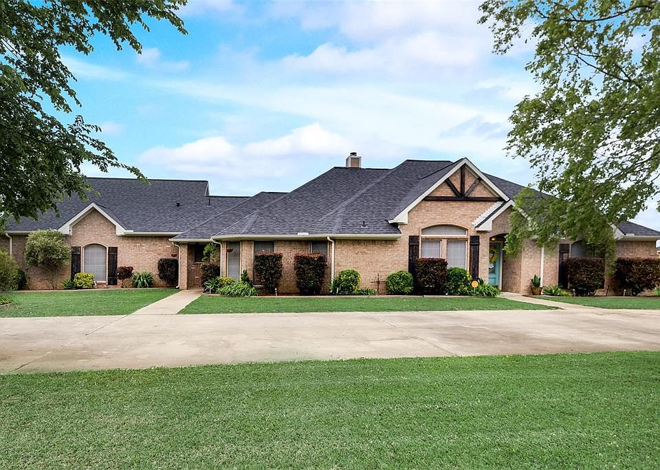 1st image of 1357 E Oaklawn Dr