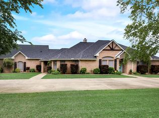 1357 E Oaklawn Dr, Terrell, TX 75160