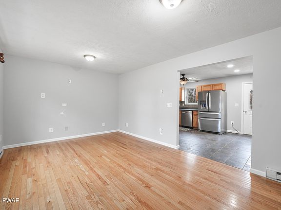 2nd image of 181 Sunrise Dr