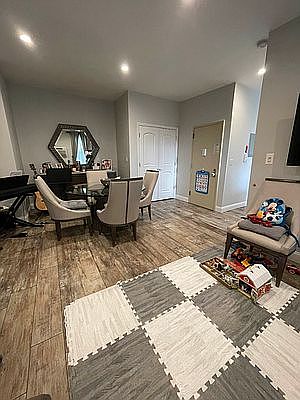 3rd image of 2589 44th St APT 3F