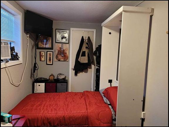 4th image of 4020 Wilmer St #1/2
