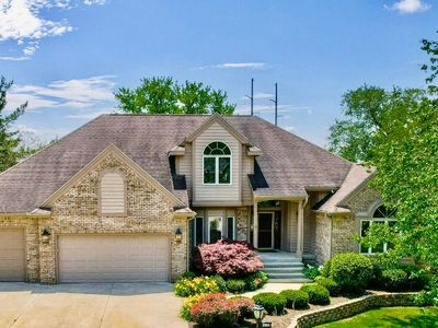2204 Cherokee Cir, Valparaiso, IN, 46383